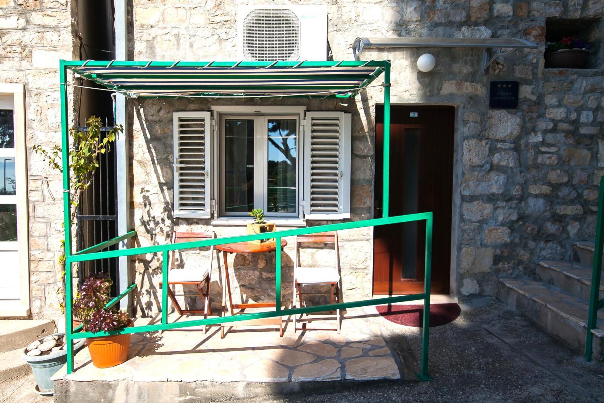 Old Town Accommodation Bol Exterior photo