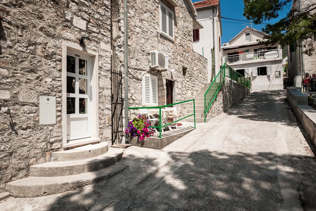 Old Town Accommodation Bol Exterior photo